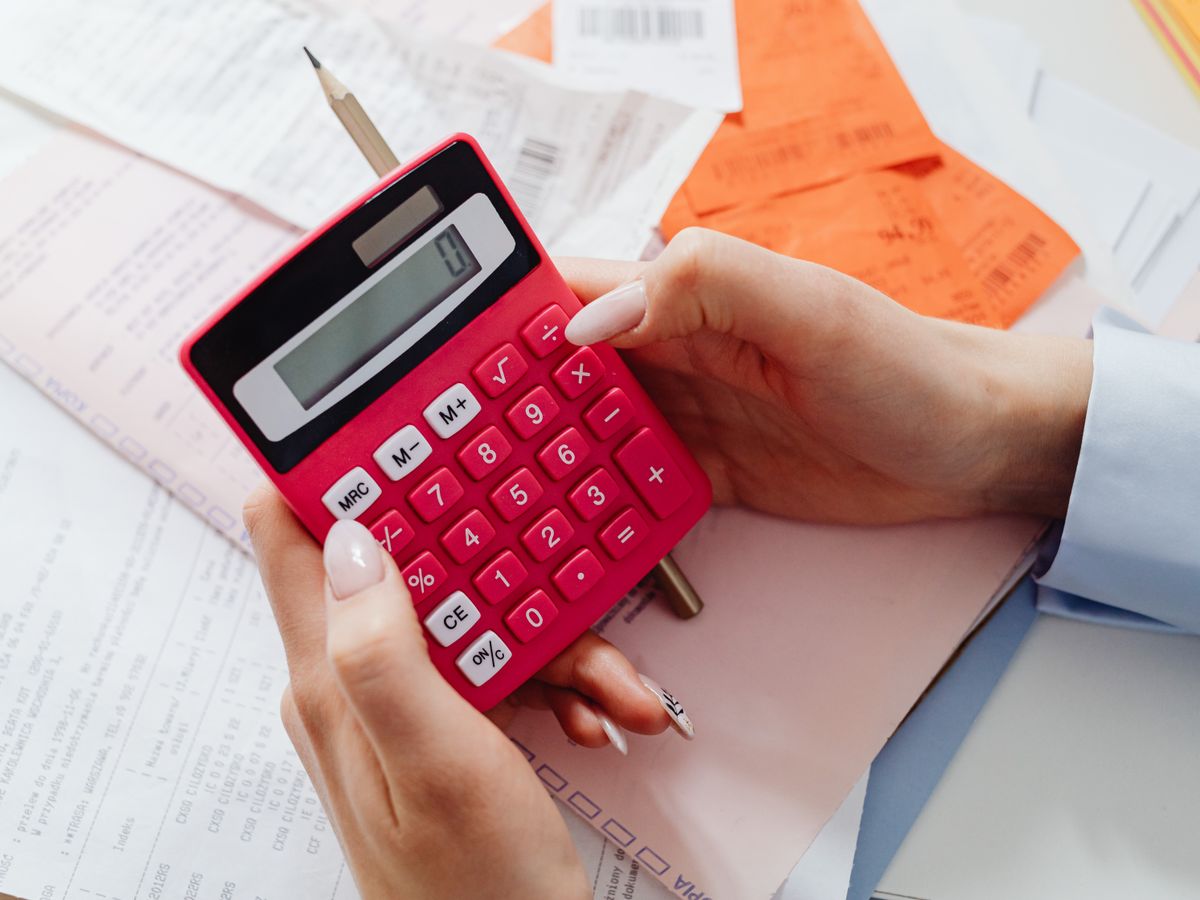 Empréstimo pessoal ou refinanciamento para quitar dívidas em 2026